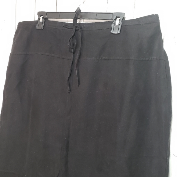 Avenue Black Faux Suede Long Skirt Size 22. Slits - Picture 2 of 6